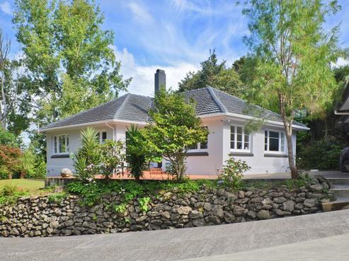 282 Western Hills Drive, Avenues
