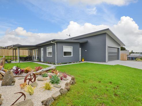 75 Pebble Beach Boulevard, Kamo