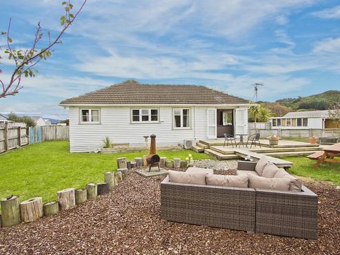 6 Grimsby Grove, Wainuiomata