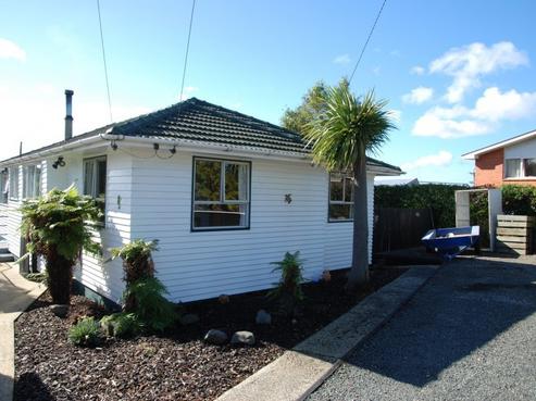 2 Turnbull Street, Brockville