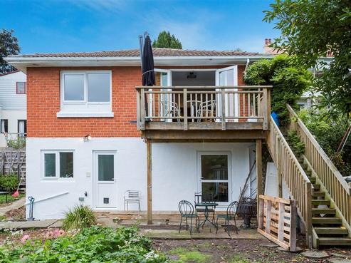 15 Littlebourne Road, Roslyn