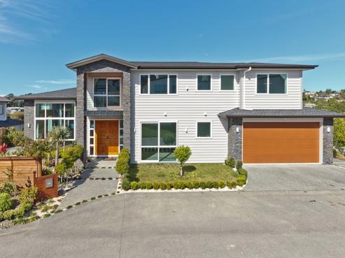 54 Remuremu Street, Long Bay