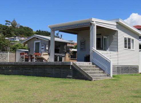 107 Oratia Place, Onemana
