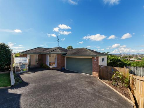 2/17 Cambric Place, Botany Downs