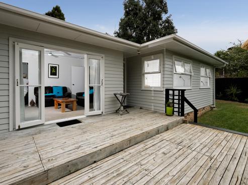 34 Dolbear Street, Titirangi
