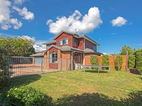 7 Bob Charles Drive, Golflands