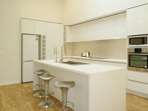 5 Sixty Mile Close, Frimley