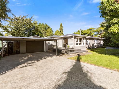 290 Sunset Road, Sunnybrook