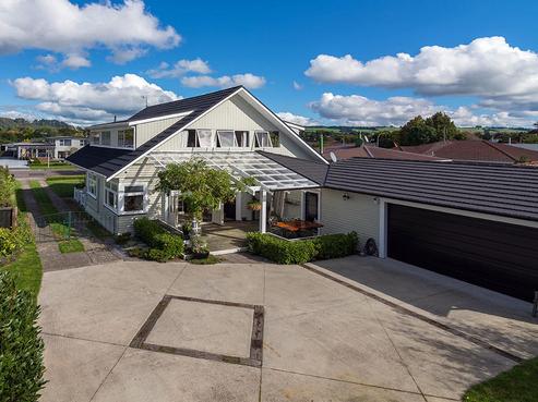 15 Robertson Street, Glenholme