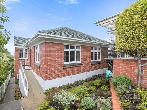 120 Highgate, Roslyn