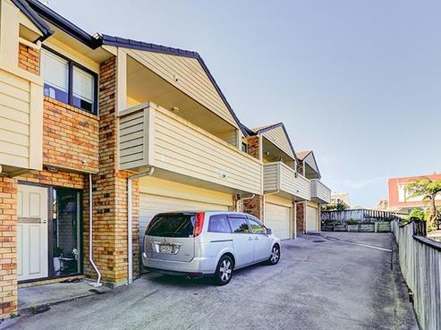 102A Clyde Street, Hamilton East