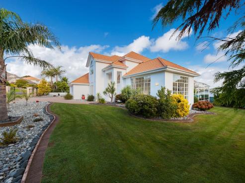 22 Rochester Crescent, Somerville