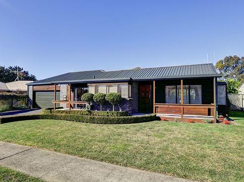 67 Sunnyhills Avenue, Glenview