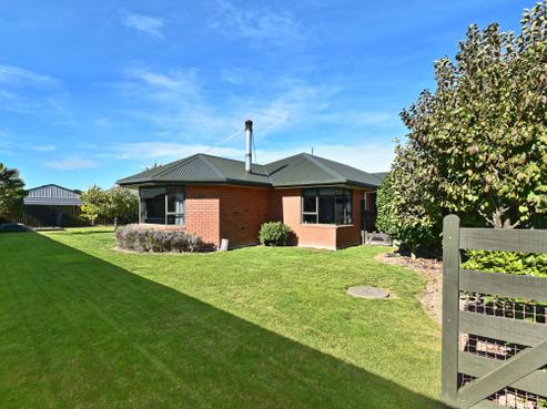 11 Devon Crescent, Darfield