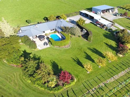 42 Clover Road East, Hope