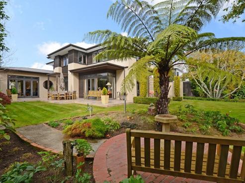 24B Military Road, Boulcott