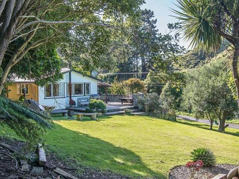 73 Valley Road, Paraparaumu