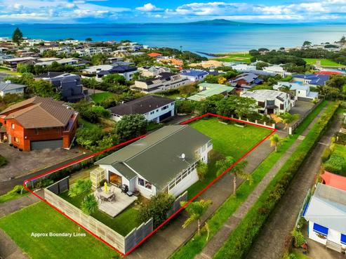 29 Seaview Road, Castor Bay