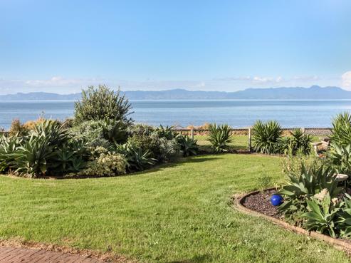 1806 East Coast Road, Whakatiwai