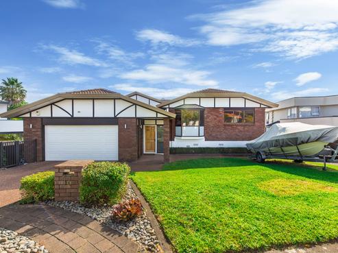 10 Kaniere Place, Half Moon Bay