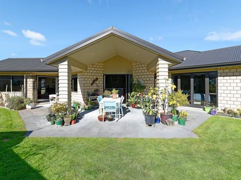 4 Whistler Close, Rototuna North