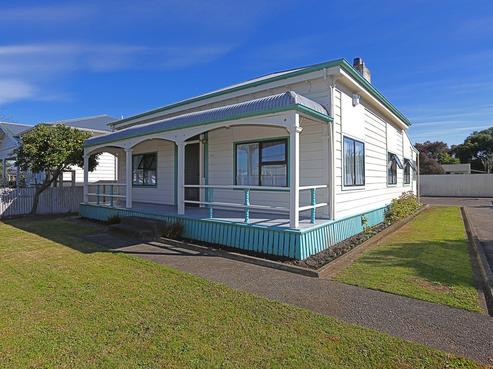 505 Willowpark Road South, Akina