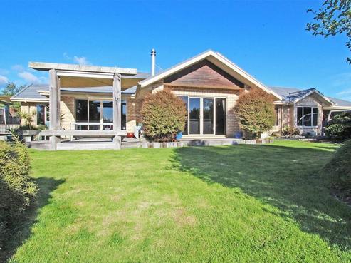13 Aratia Way, Richmond