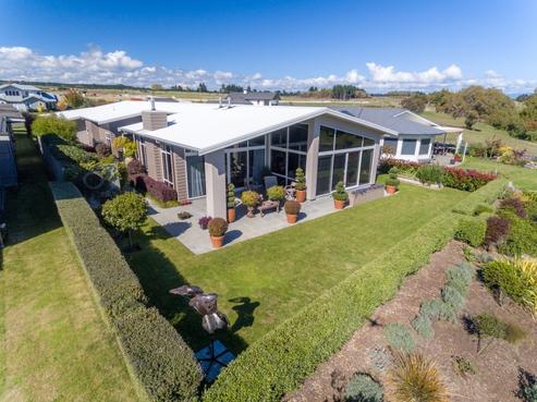7 Pukenamu Road, Rainbow Point