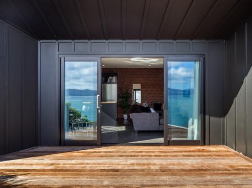 66 Ferry Road, Days Bay