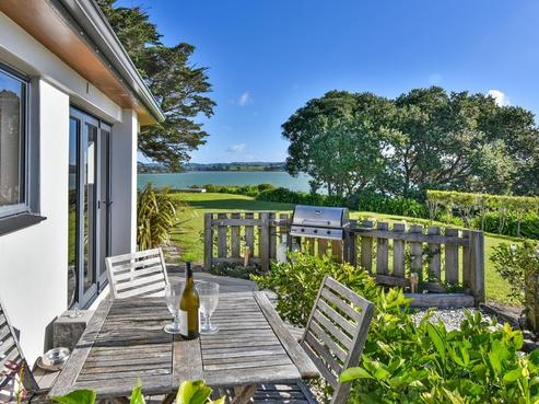 10 Channel View Road, Clarks Beach