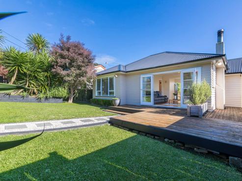 36 Fairmount Road, Titirangi