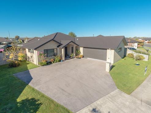 6 Watford Place, Rototuna North