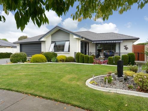 216A Frimley Oaks, Frimley