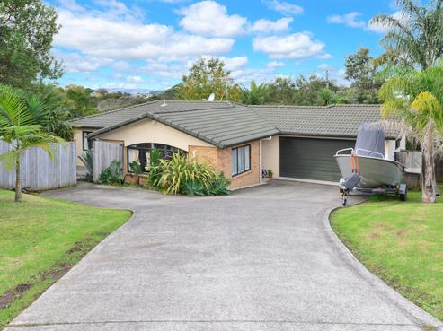 12 Rivervale Grove, Stanmore Bay