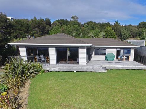 2 Coachmans Way, Cable Bay
