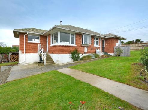 2 Valiant Road, Waldronville