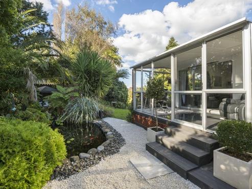 13 Parkdale Place, Glenview
