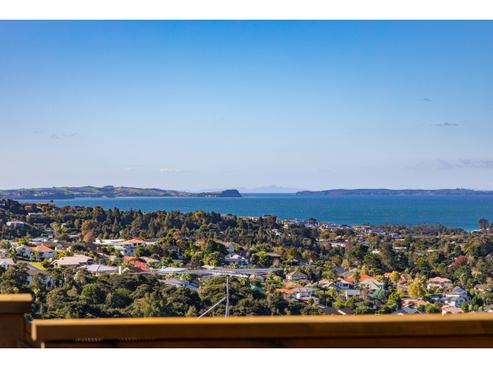 939 East Coast Road, Torbay
