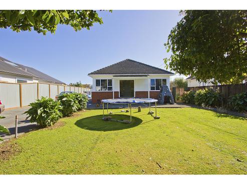 15 Bauchop Road, Waterloo
