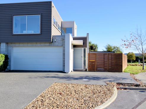 2 Seager Lane, Middleton