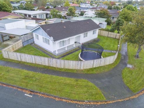 80 California Drive, Totara Park