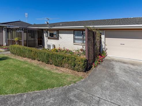 2/108 Edinburgh Street, Pukekohe