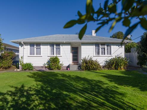 6 Surrey Street, Solway