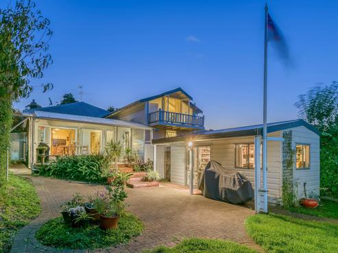 4 Lake Road, Devonport