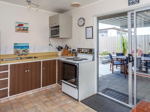 100 Lorraine Place, Whangamata