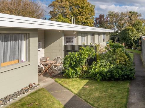 1022 Fitzroy Avenue, Mahora