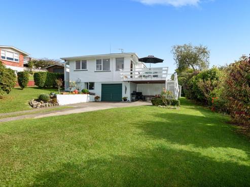 5 Upland Street, Brookfield