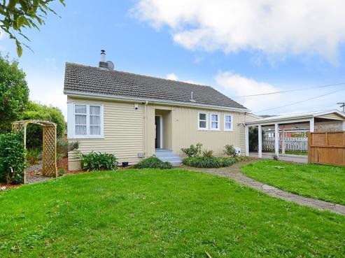 14 Gibson Crescent, Naenae