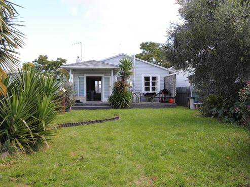 912 Outram Road, Akina