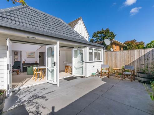 10 Woodbridge Lane, Milford